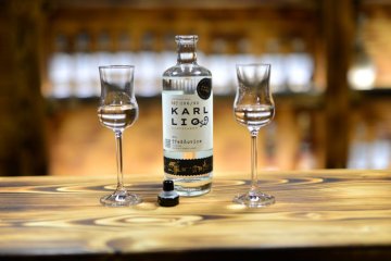 Likéry a destiláty